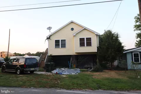 61 Admiral Dr, Tuckerton, NJ 08087