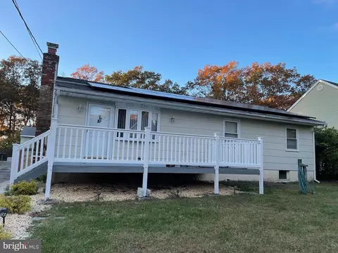 18 Nautilus Dr, Barnegat, NJ 08005