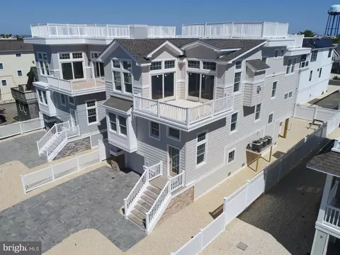 13 Cleveland Ave, Long Beach Township, NJ 08008