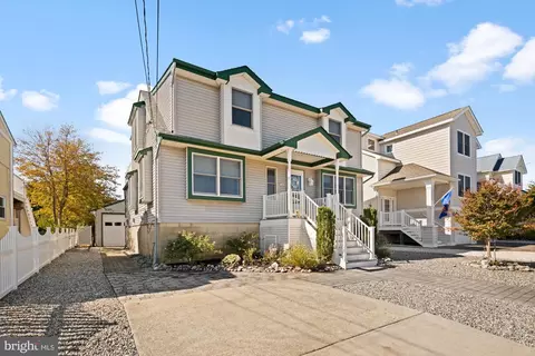 324 N 2nd St, Surf City, NJ 08008