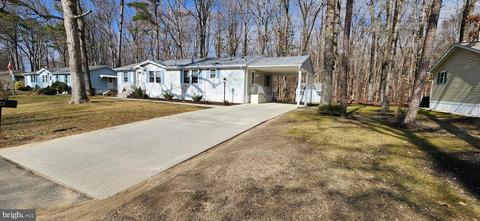 19 Edgewood Dr, Cream Ridge, NJ 08514
