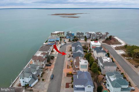 33 Hideaway Dr, Long Beach Township, NJ 08008