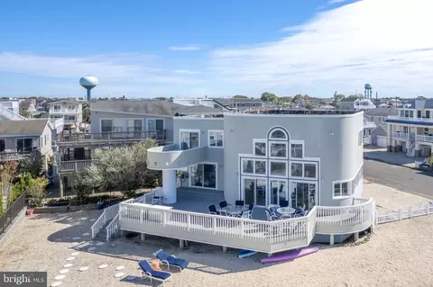 317 N 13th St, Surf City, NJ 08008