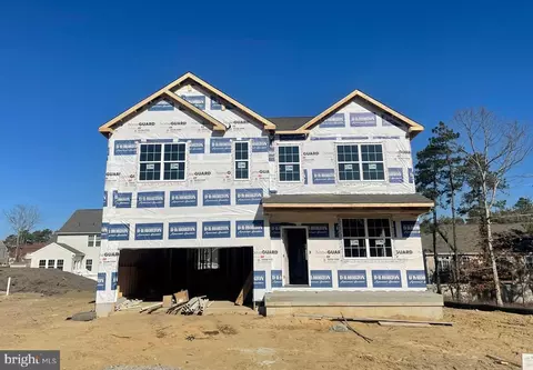 8 Phoebe Dr, Barnegat, NJ 08005