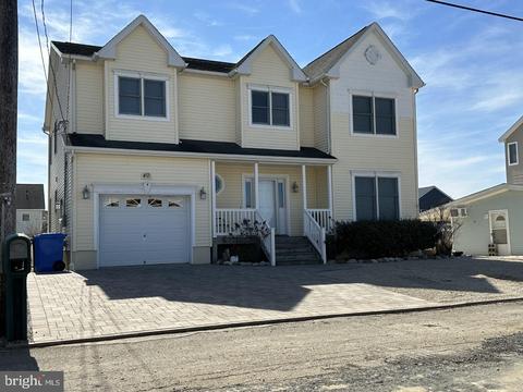 40 Rosalyn Dr, Manahawkin, NJ 08050