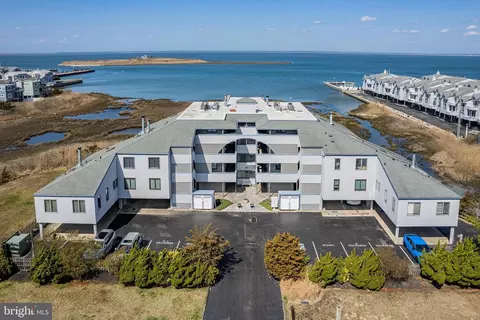 600 N Delaware Ave #7, Beach Haven, NJ 08008