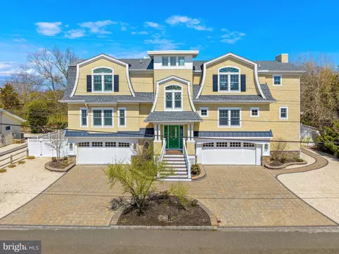 59 Holly Dr, Long Beach Township, NJ 08008