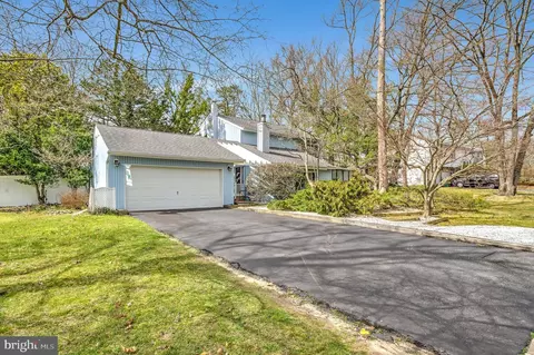 39 Chelsea Rd, Jackson, NJ 08527