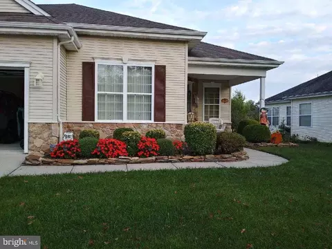21 Seagull Dr, Tuckerton, NJ 08087