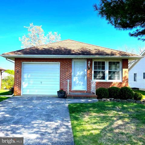 49 Sycamore Rd, Manahawkin, NJ 08050