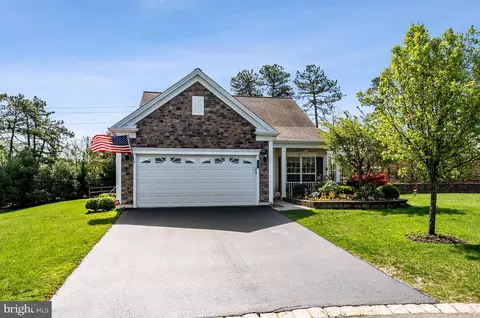 5 Peterborough Ln, Manchester Township, NJ 08759