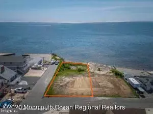 8 Pirate Dr, Waretown, NJ 08758