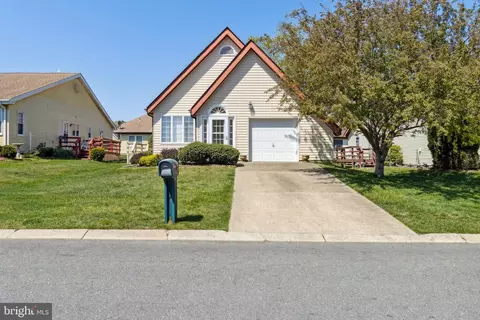 60 Sycamore Rd, Manahawkin, NJ 08050