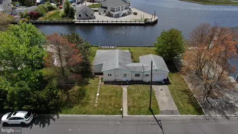 17 Creekview Rd, Barnegat, NJ 08005