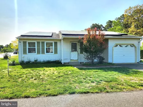 81 Falmouth Ave, Manchester Township, NJ 08759
