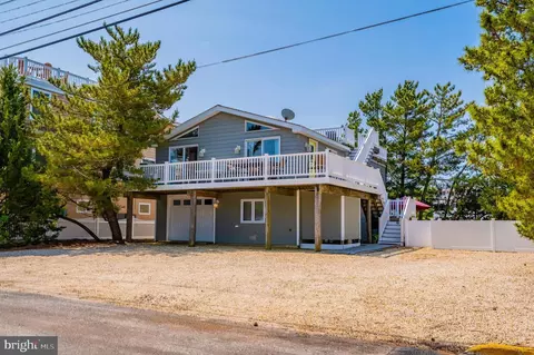 46 N 25th St, Surf City, NJ 08008