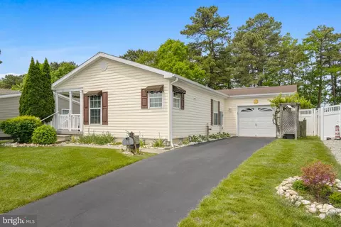 111 Oak Ridge Ln, Stafford Township, NJ 08050