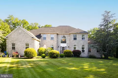 4 Joseph Ct, Manchester Township, NJ 08759