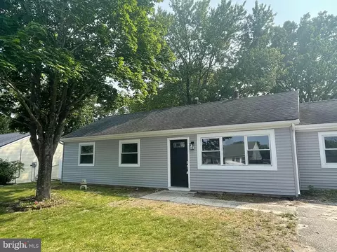 15 Powderhorn Dr, Barnegat, NJ 08005
