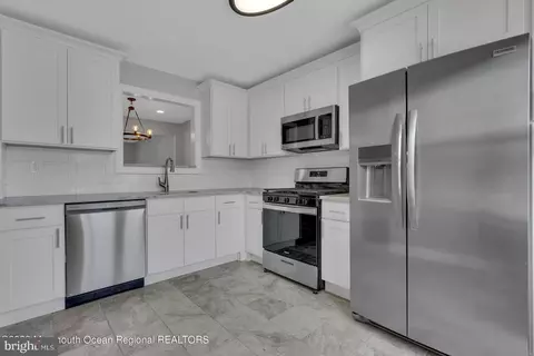 21066 Adams Ave, Toms River, NJ 08753