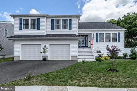 4 Osbourn Ct, Tuckerton, NJ 08087