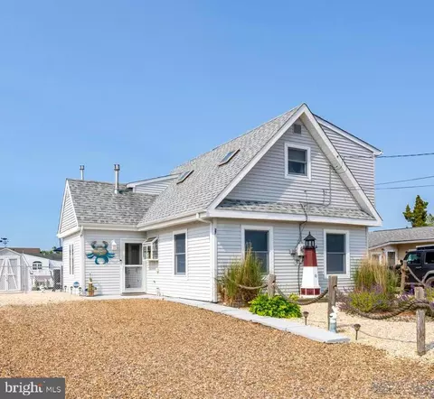 27 W Mullica Rd, Tuckerton, NJ 08087