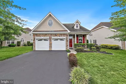 14 Hingham Ln, Barnegat, NJ 08005