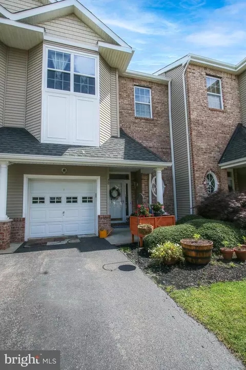 28 Bryce Ln, Manahawkin, NJ 08050