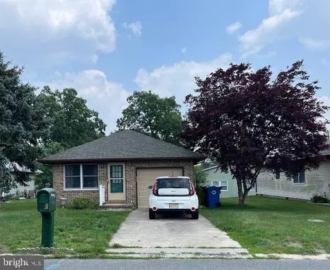 35 Magnolia Rd, Manahawkin, NJ 08050