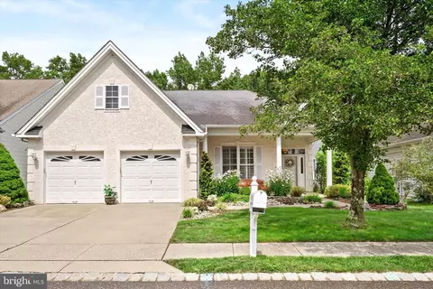 63 Oakmont Ln, Jackson, NJ 08527