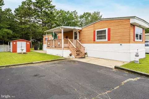 180 Chestnut Dr, Barnegat, NJ 08005