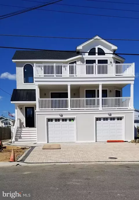 303 W 4th St, Ship Bottom, NJ 08008