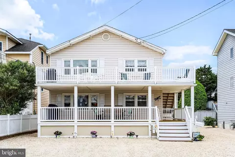 44 N 12th St, Surf City, NJ 08008