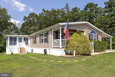 27 Susan Dr, Barnegat, NJ 08005