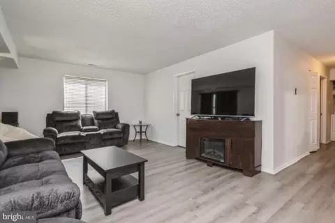 9 Northrup Dr, Brick, NJ 08724