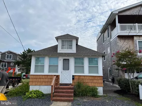 111 E 28th, Ship Bottom, NJ 08008