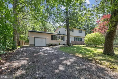 86 Leitz Blvd, Tuckerton, NJ 08087