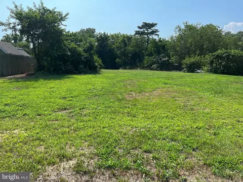 206 N Green St, Tuckerton, NJ 08087