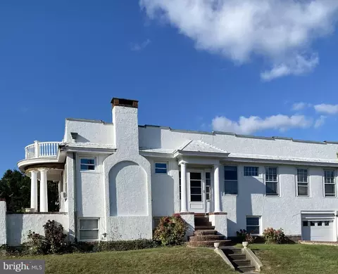 1302 S Beach Ave, Beach Haven, NJ 08008