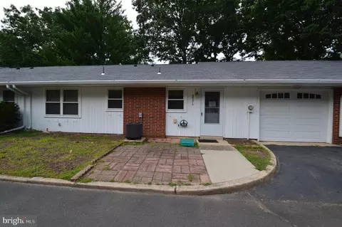 257 B Jefferson Ct, Lakewood, NJ 08701