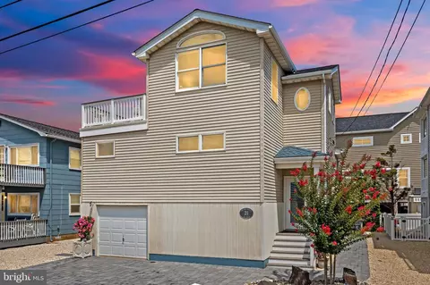 21 W 87th St, Long Beach Township, NJ 08008