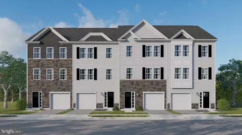 9 Avalon Ln, Jackson, NJ 08527