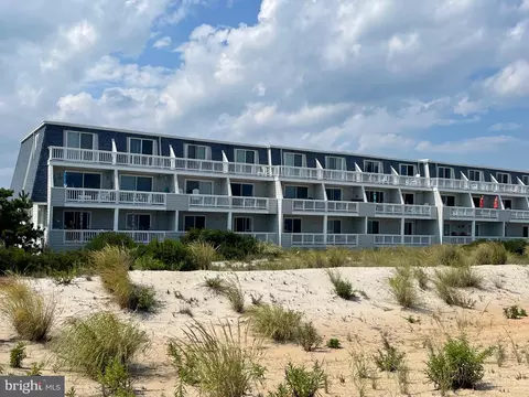 1 Centre St #23, Beach Haven, NJ 08008