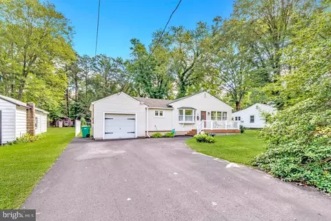 30 Cedar St, New Egypt, NJ 08533