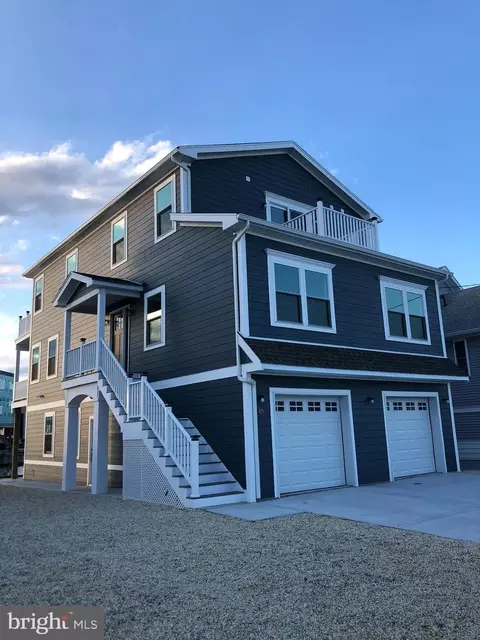 56 S Spinnaker Dr, Tuckerton, NJ 08087