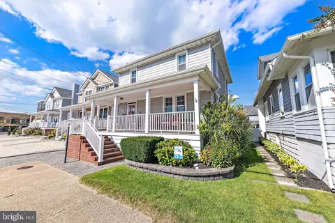221 4th St, Beach Haven, NJ 08008
