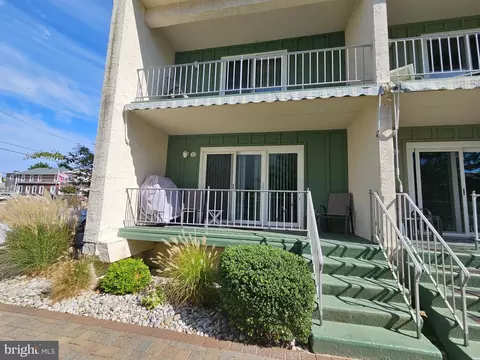 114 E 23rd St #11, Ship Bottom, NJ 08008