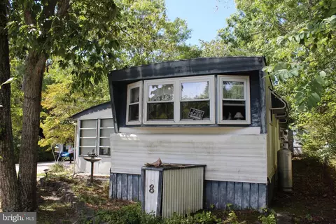 525 E Main St #E8, Tuckerton, NJ 08087