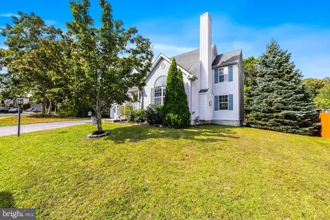 5 Stonegate Dr, Little Egg Harbor Twp, NJ 08087