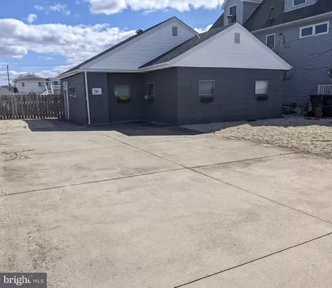 20 N Captains Dr, Little Egg Harbor Twp, NJ 08087